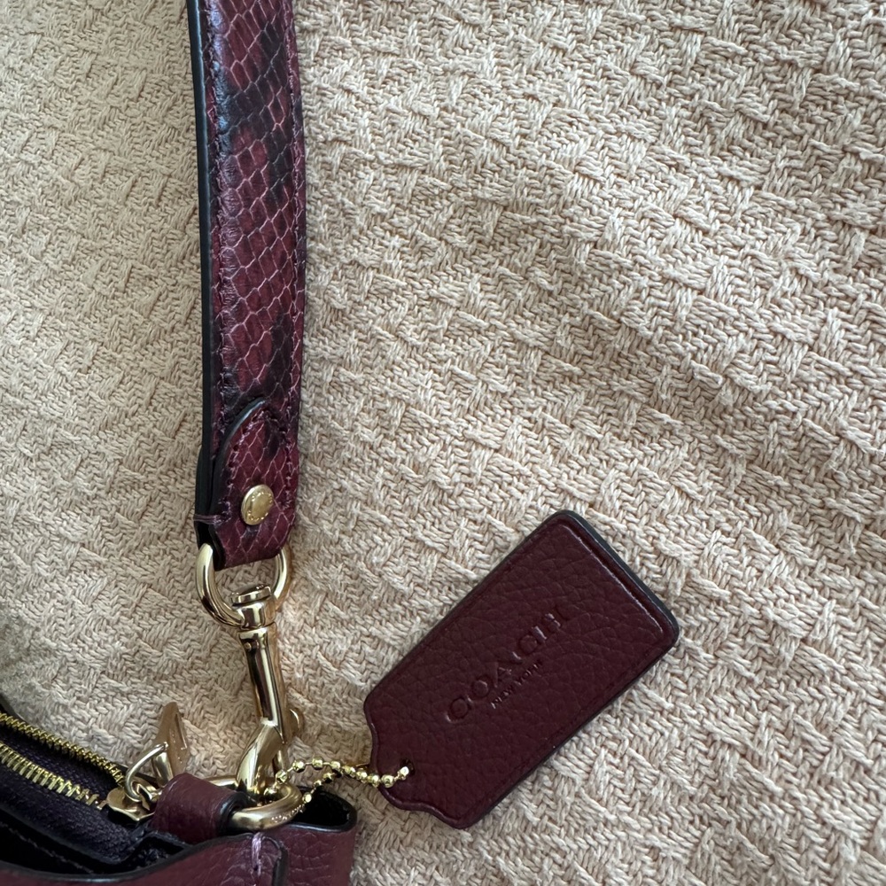 Coach bucket bag. - Picture 4 of 5